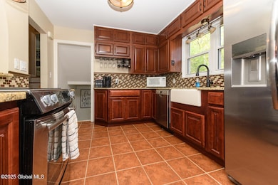 2227 Webster Dr, Schenectady, NY 12309 - photo 6