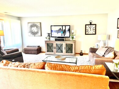 354 Hunters Ln unit C, Carmel, IN 46032 - photo 5