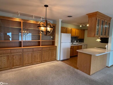 204 Southgate Cir unit D, Fairfield, IA 52556 - photo 5