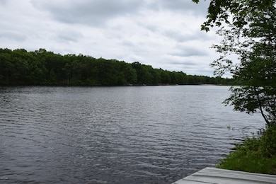 109 Mockingbird Ct, Bushkill, PA 18324 - photo 2