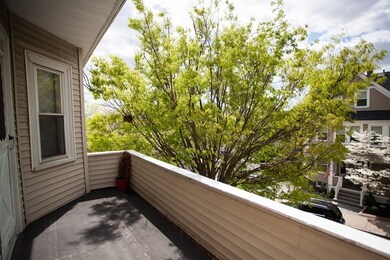 75 Bartlett St unit 3, Somerville, MA 02145 - photo 4