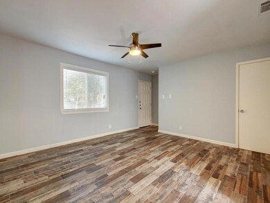6209 Adalee Ave unit B, Austin, TX 78723 - photo 5