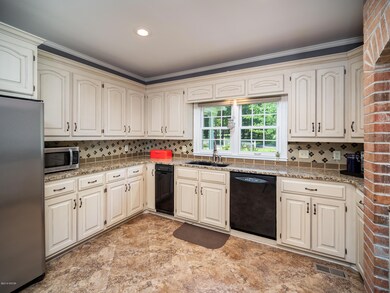 241 Country Creek-12