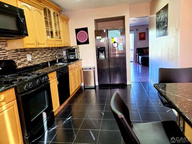 113 Highview Dr, Woodbridge, NJ 07095 - photo 2