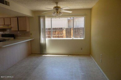 Large Eat-In Kitchen