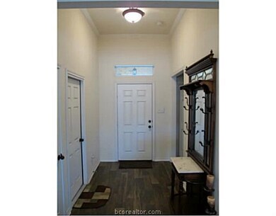 Entry/Foyer.
