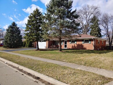 EXTERIOR FRONT OF HOME