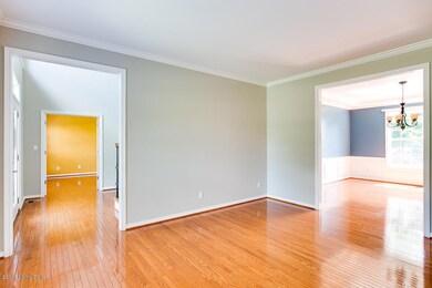 5905 Laurel Ln-6