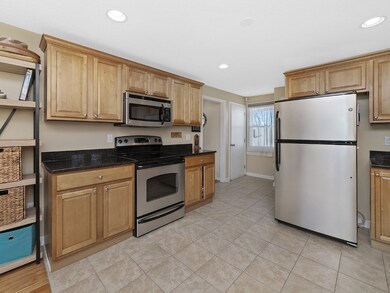 49 Braemore Rd, Waltham, MA 02451 - photo 4