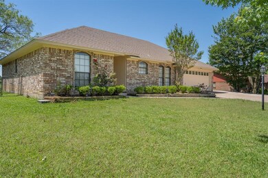 202 Edgehill Rd, Joshua, TX 76058 - photo 2