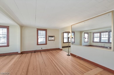 54 Rochelle Pkwy, Saddle Brook, NJ 07663 - photo 6