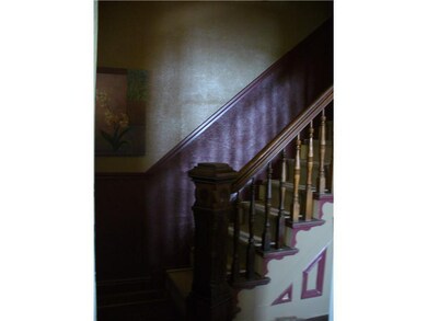 Entry/Foyer.