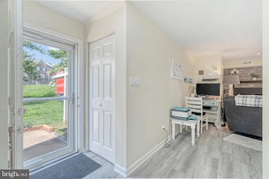 4146 Pleasant Meadow Ct unit 110C, Chantilly, VA 20151 - photo 4