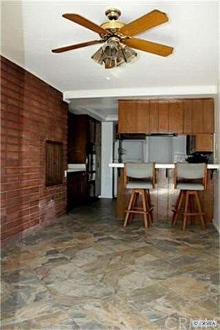 Dining room to kitchen