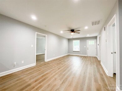 415 S Green St, Statesville, NC 28677 - photo 2