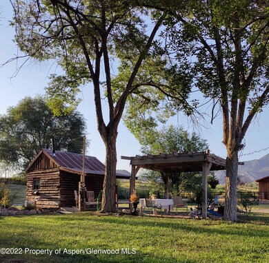 Cabin Pergolia