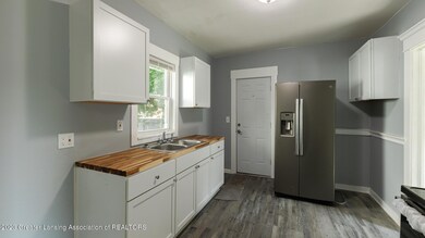 216 W Oakland Ave, Lansing, MI 48906 - photo 6