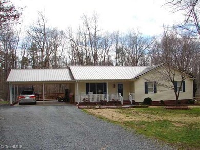 1421 Betsy Ln, Randleman, NC 27317 - photo 2