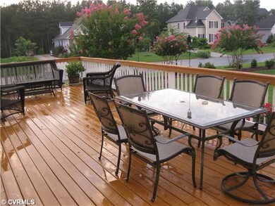 Patio/Deck - Huge well kept deck area!