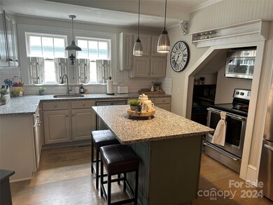 235 N Race St, Statesville, NC 28677 - photo 7