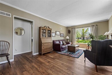 3960 Johnson Ave NW, Cedar Rapids, IA 52405 - photo 2