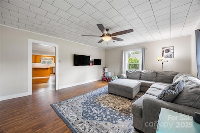 605 Old North Main St, Clover, SC 29710 - photo 3