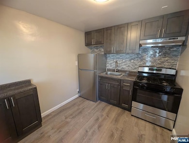 715 Cedar Ln, Teaneck, NJ 07666 - photo 3