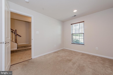 1606 Scarlet Oak Ct, Hanover, MD 21076 - photo 3