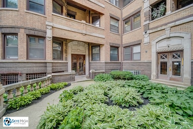 945 E Hyde Park Blvd unit 2, Chicago, IL 60615 - photo 3
