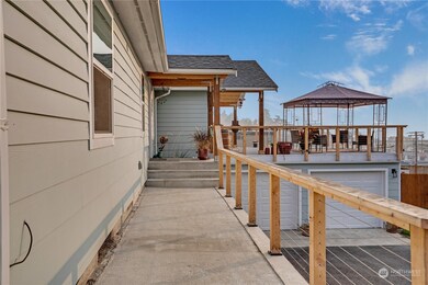 811 S 226th Place, Des Moines, WA 98198 - photo 4