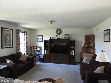 1632 Hamilton Hills Dr, Chambersburg, PA 17202 - photo 6