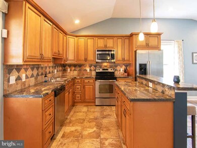 9 Yellowood Dr, Levittown, PA 19057 - photo 7