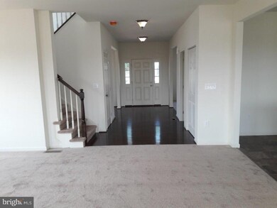 2146 Larkspur Ct, Pennsburg, PA 18073 - photo 3