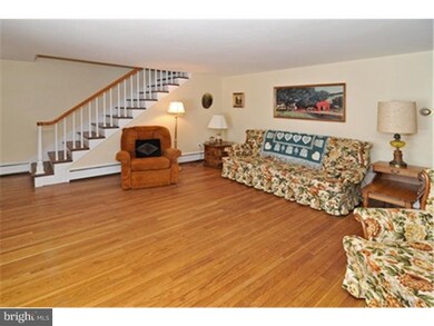 1407 Marlyns Ln, North Wales, PA 19454 - photo 5