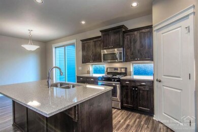 60371 SE Hedgewood Ln, Bend, OR 97702 - photo 6