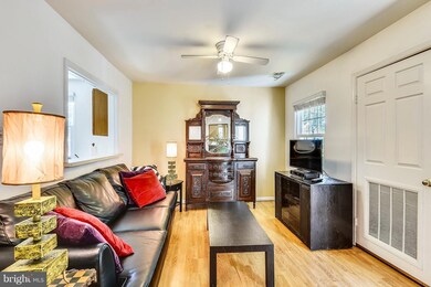 10436 Parthenon Ct, Bethesda, MD 20817 - photo 5