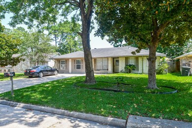 7726 Breezeway St, Houston, TX 77040 - photo 2