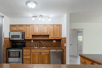 289 Porter St Naples FL 34113-large-005-