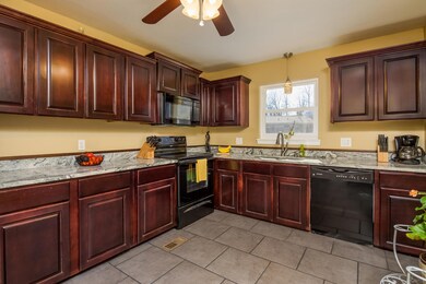 3 Bedroom Hixson Home with an in-ground