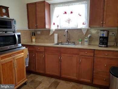 212 Walnut Rd, Wallingford, PA 19086 - photo 5