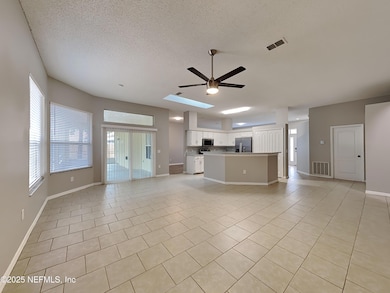 250 Parkview Dr, Palm Coast, FL 32164 - photo 2