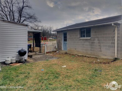 9114 Lantana Dr, Louisville, KY 40229 - photo 5