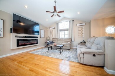 133 Point Dr W, Fall River, MA 02720 - photo 6