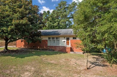 424 Mcrae Dr, Fayetteville, NC 28305 - photo 3