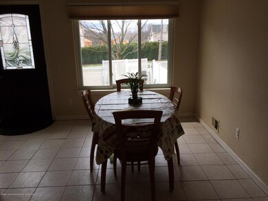 381 Maguire Ave, Staten Island, NY 10309 - photo 5