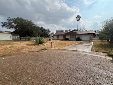 407 Amhurst Dr, Laredo, TX 78045 - photo 2