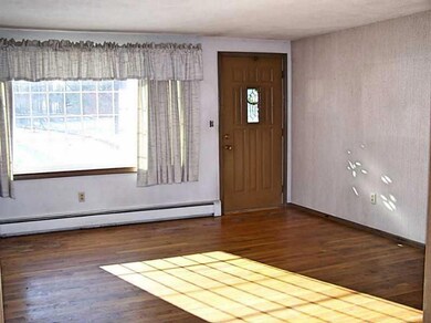 16 Dawes St, Blackstone, MA 01504 - photo 4