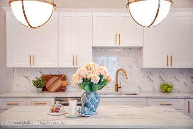 (6) Kitchen