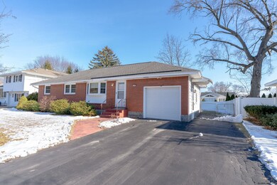 29 Norbrick Dr, Albany, NY 12205 - photo 2