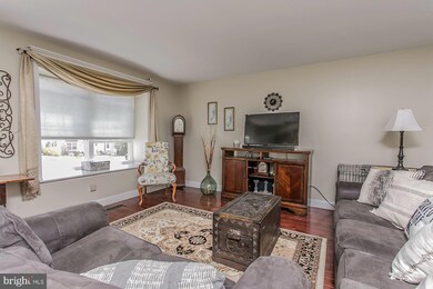 1417 Sentry Ln, Norristown, PA 19403 - photo 2